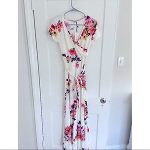 Mother Bee Maternity Dress. Size Large. Floral. NEW WITH TAGS. NEVER WORN